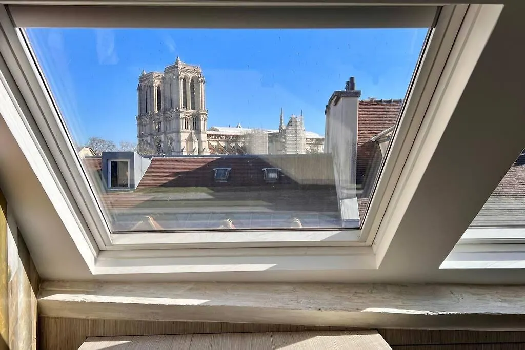 Rooftop Triplex With Garden At Notre Dame Paris