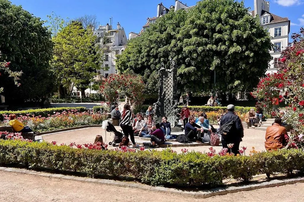 Rooftop Triplex With Garden At Notre Dame Paris France